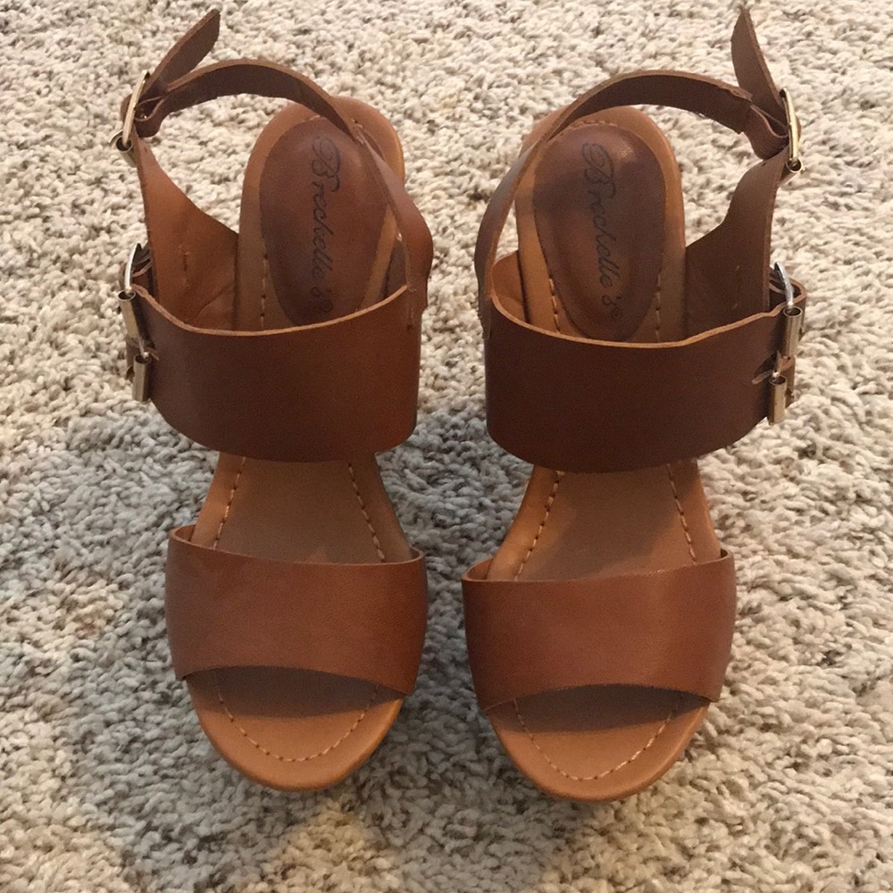 Platform sandals